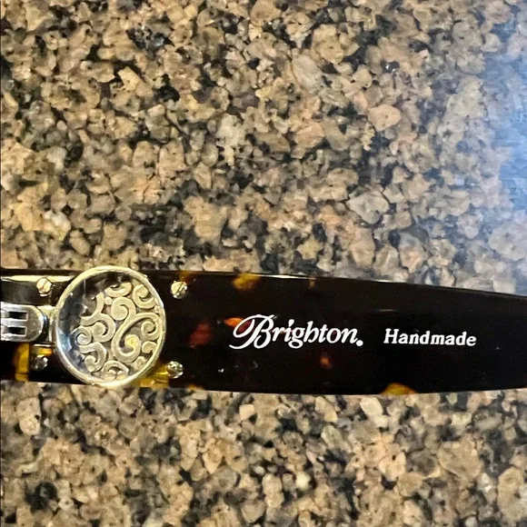 New Brighton Contempo Medallion Sunglasses - Picture 6 of 7